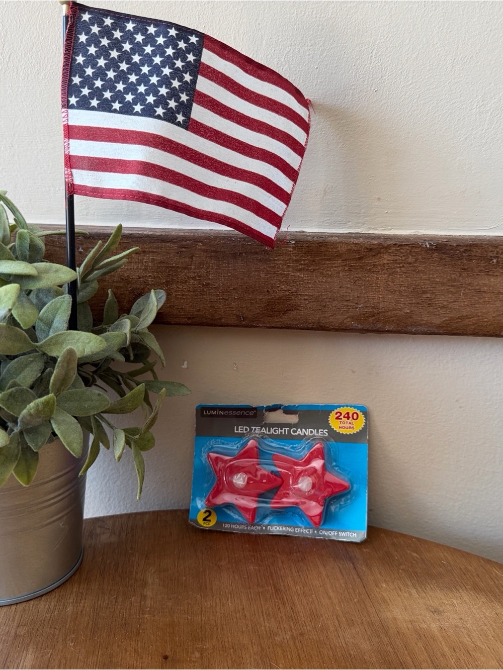 Red Star LED tealights- Pack of 2